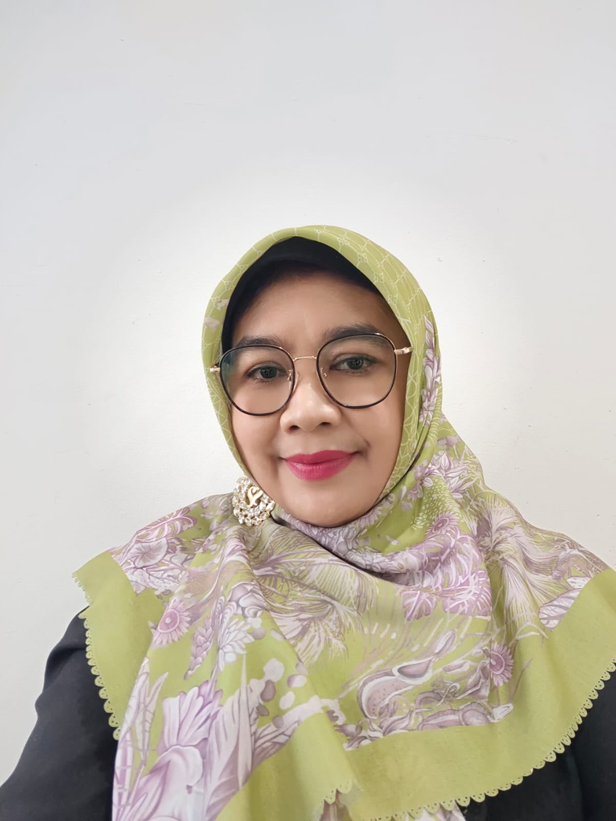 Dr. Bdn. Kursih Sulastriningsih SSiT, M.Kes profile